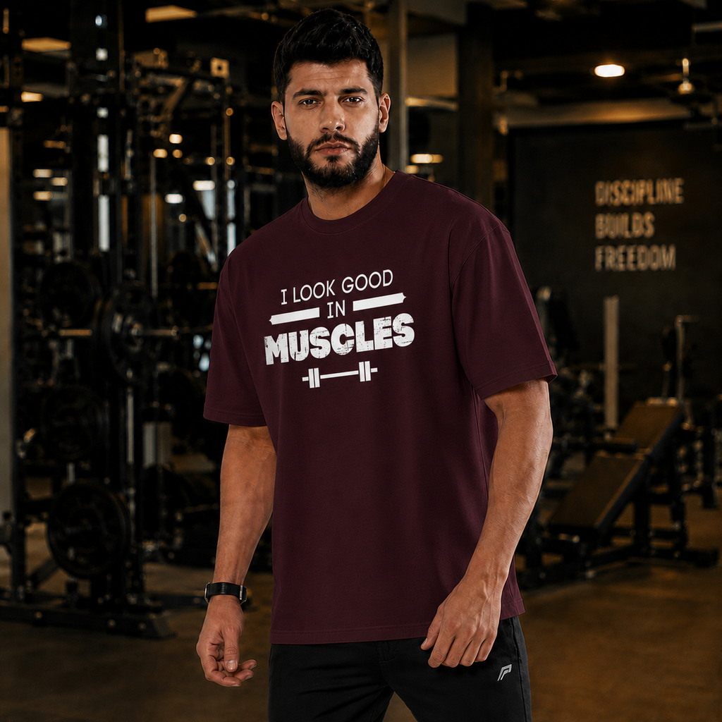 "I Look Good in Muscles" Oversized T-Shirt – Unisex Gym Tee